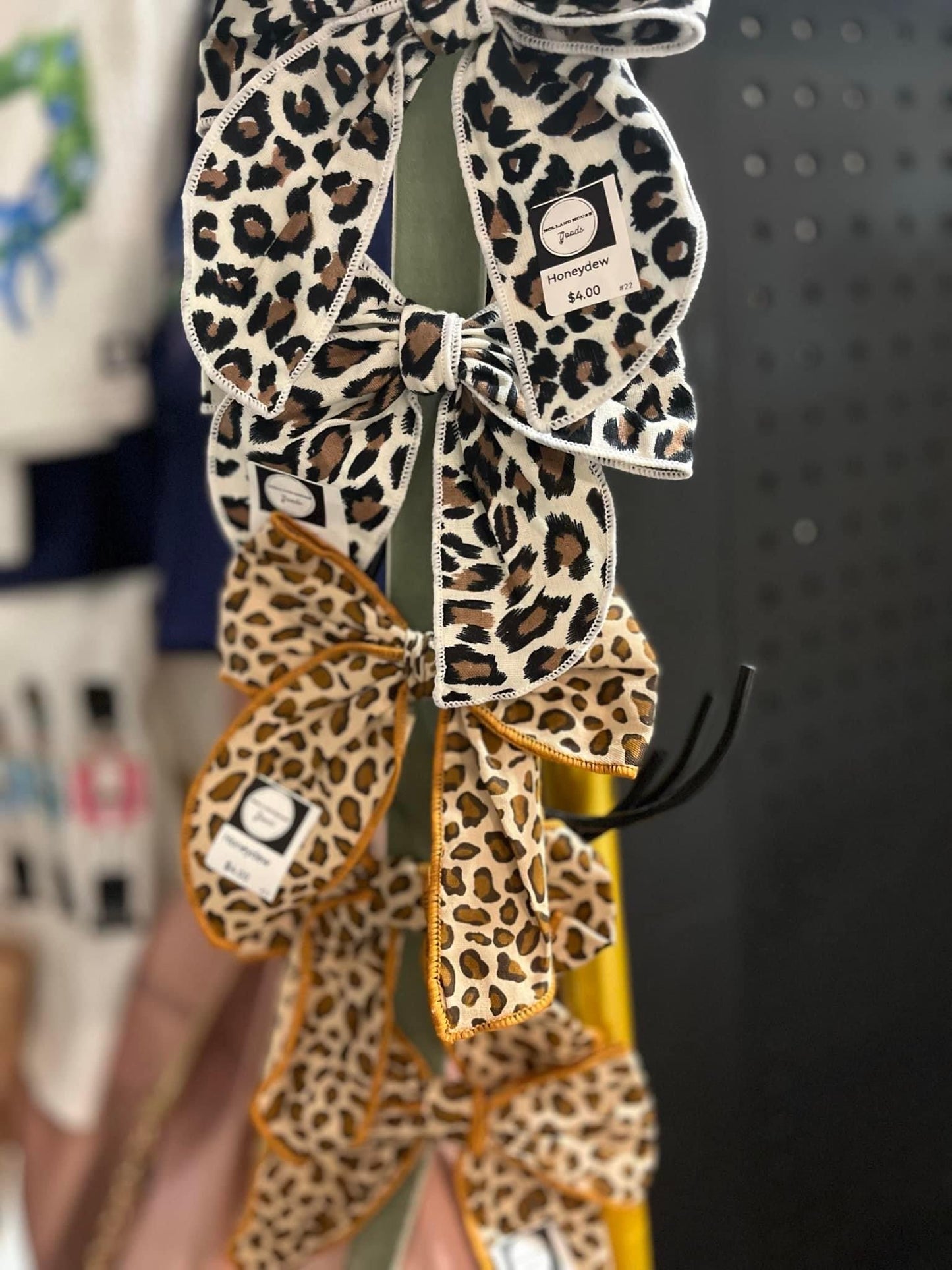 Medium bows